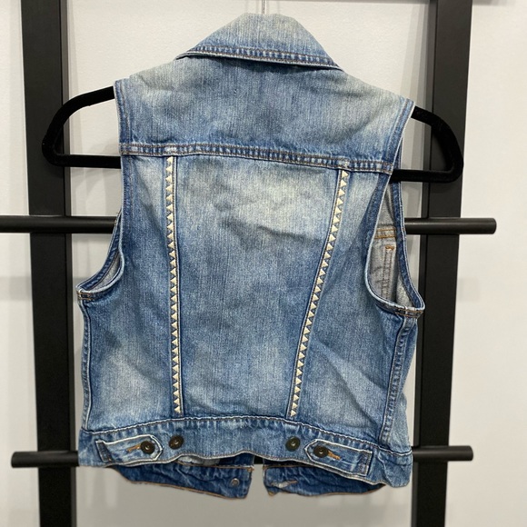 Levi’s Denim Vest - Picture 4 of 4
